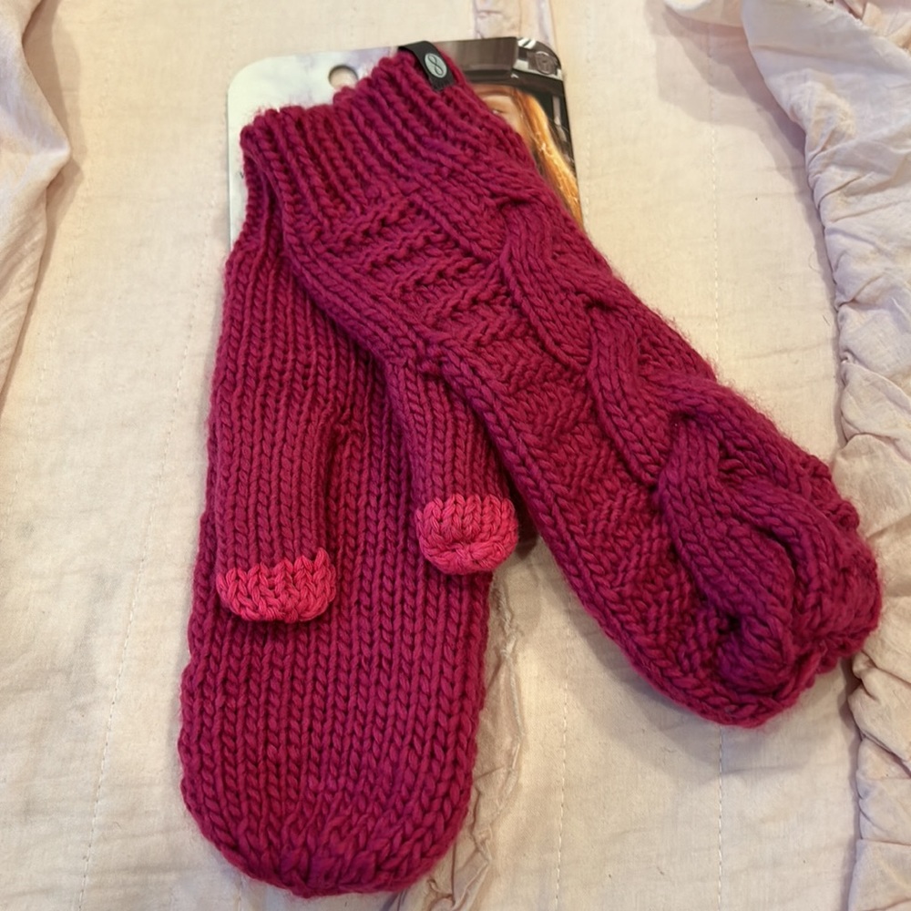 Pink Knit Winter Mittens 🧤💖